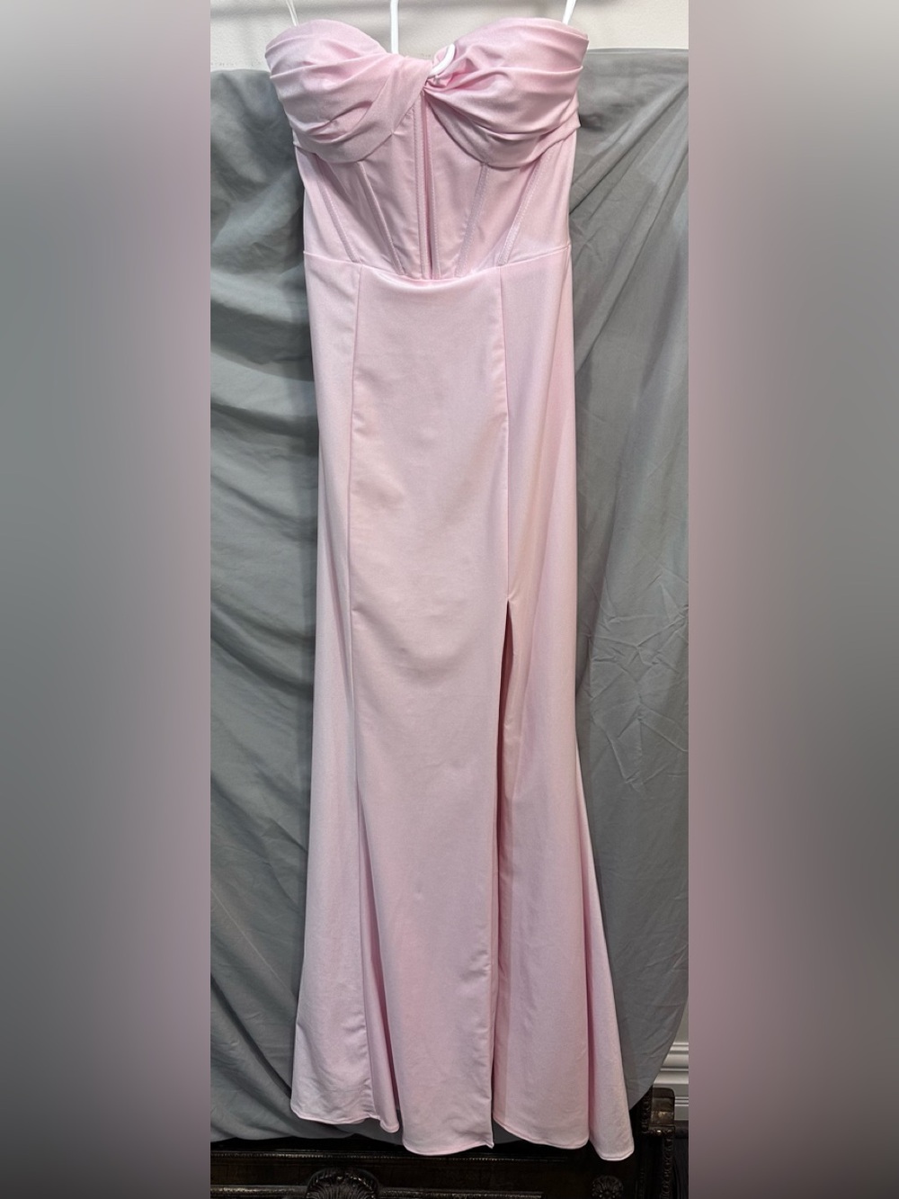 Elegant Pink Spaghetti Strap Evening Gown NEW without tags. Unworn size 4